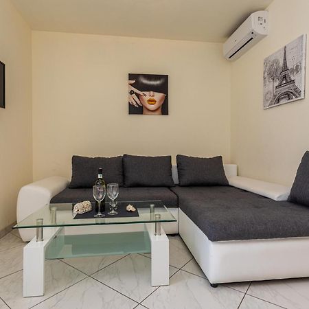 Domagoj D&D, Baska Appartement Buitenkant foto